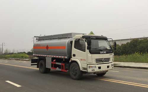 專威牌HTW5110GJYEC型東風(fēng)凱普特加油車